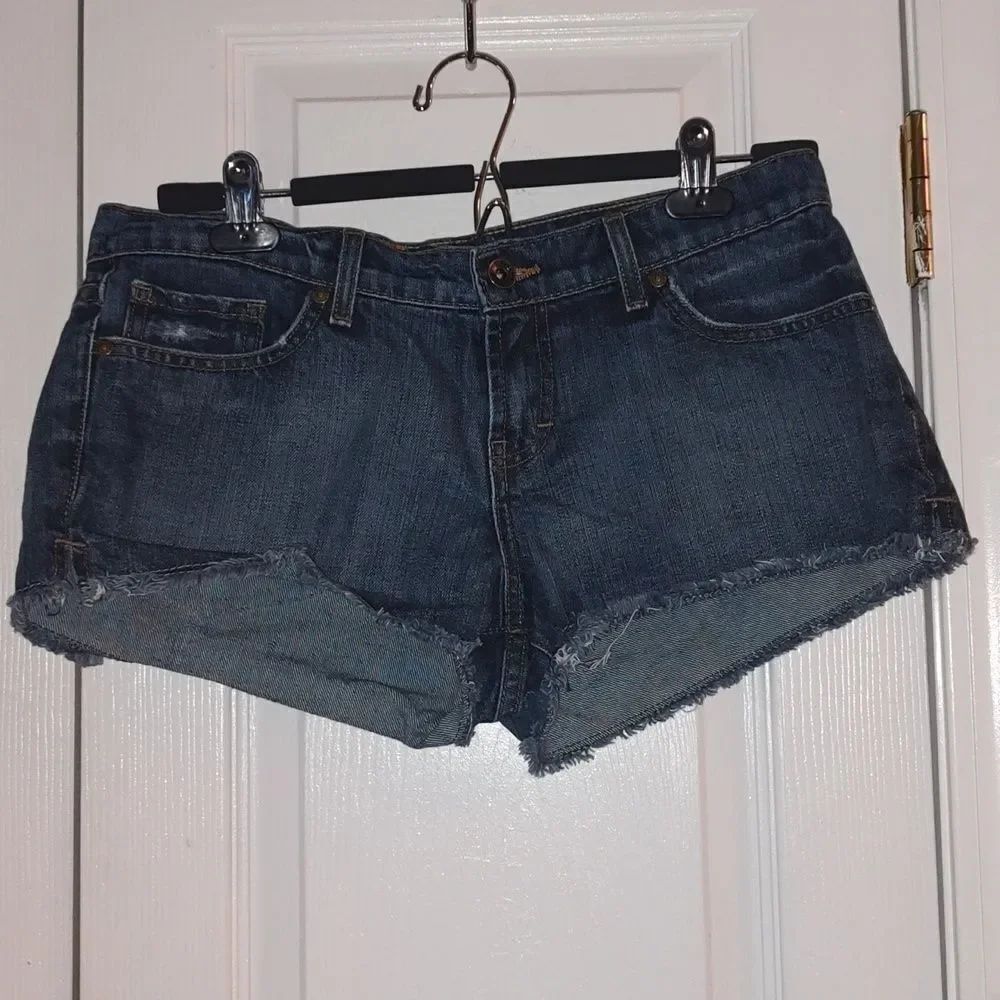 Forever Premium denim jean rough hem short shorts  Sz 30